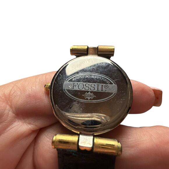 Vintage Fossil Watch 1990 Black Leather Band Gold Tone - Needs Battery - Picture 6 of 6